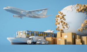 immagine con a sinistra un aereo sotto una nave cargo e dei furgoni per trasporto sulla destra una sfera che rappresenta il mondo con dei pacchi da trasloco sui vari paesi
